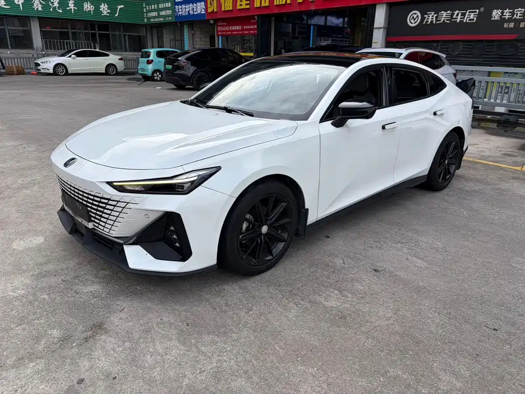Changan UNI-V 2022 Model 1.5T Prestige Edition
