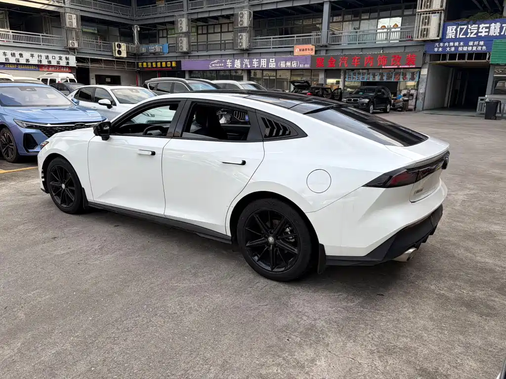 Changan UNI-V 2022 Model 1.5T Prestige Edition