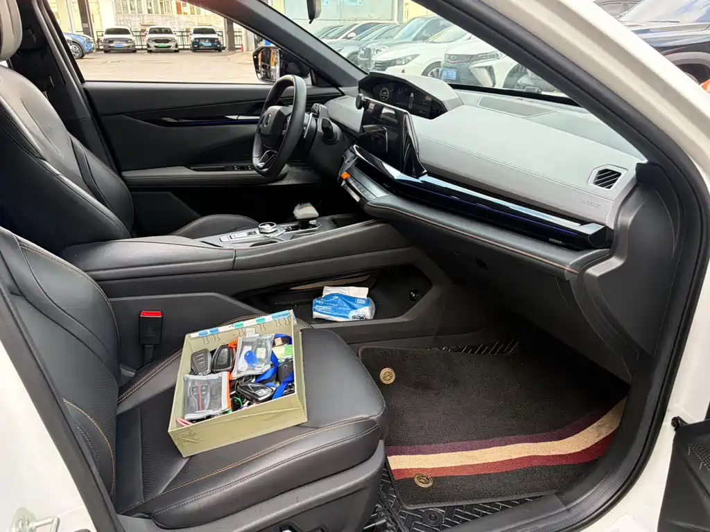 Changan UNI-V 2022 Model 1.5T Prestige Edition