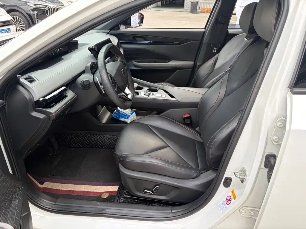Changan UNI-V 2022 Model 1.5T Prestige Edition