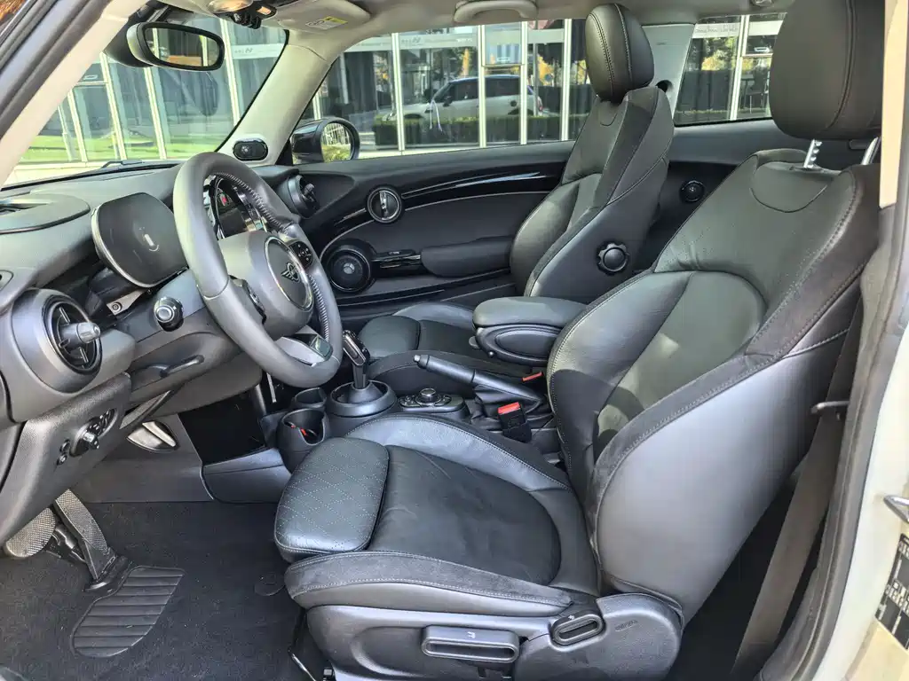 2022 MINI Cooper S Artist Edition