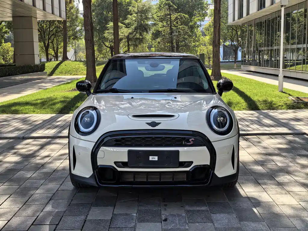 2022 MINI Cooper S Artist Edition