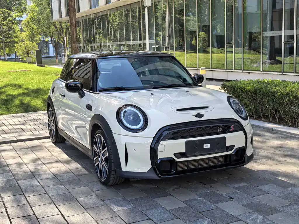 2022 MINI Cooper S Artist Edition