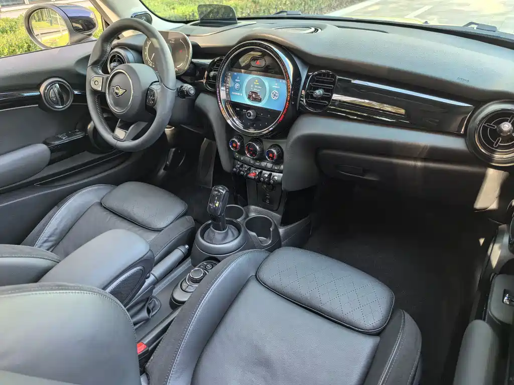 2022 MINI Cooper S Artist Edition