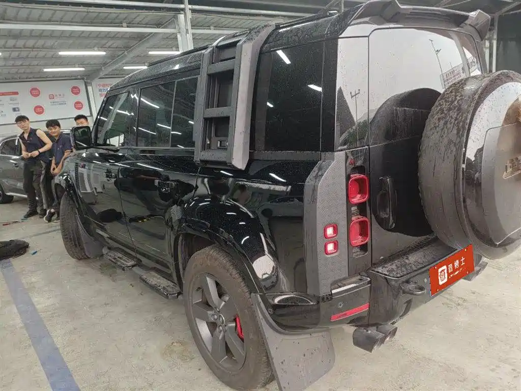 Land Rover Defender 2025 110 3.0T P400 X-Dynamic HSE