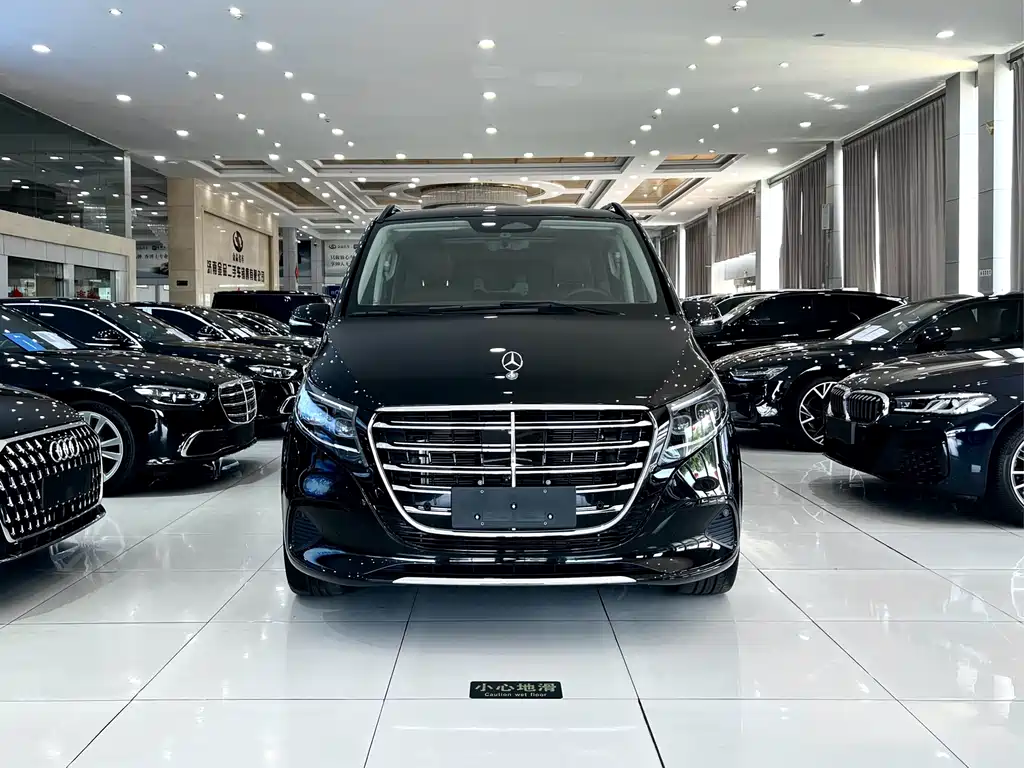 Mercedes-Benz V-Class 2024 300 L Long Wheelbase Luxury Edition
