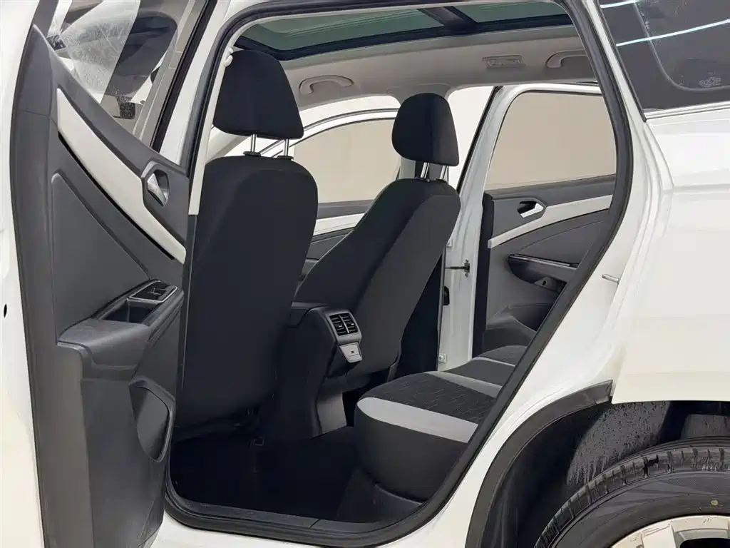 VS7 2023 280TSI Automatic Advance Edition