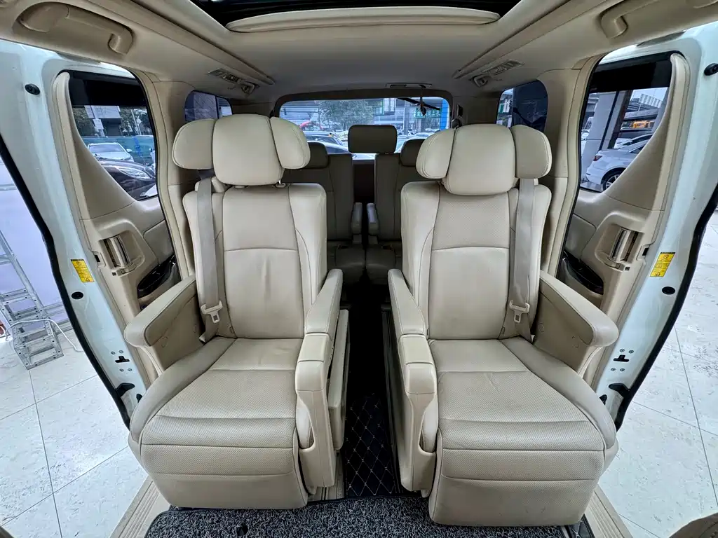 Alphard 2014 Model Middle East Edition