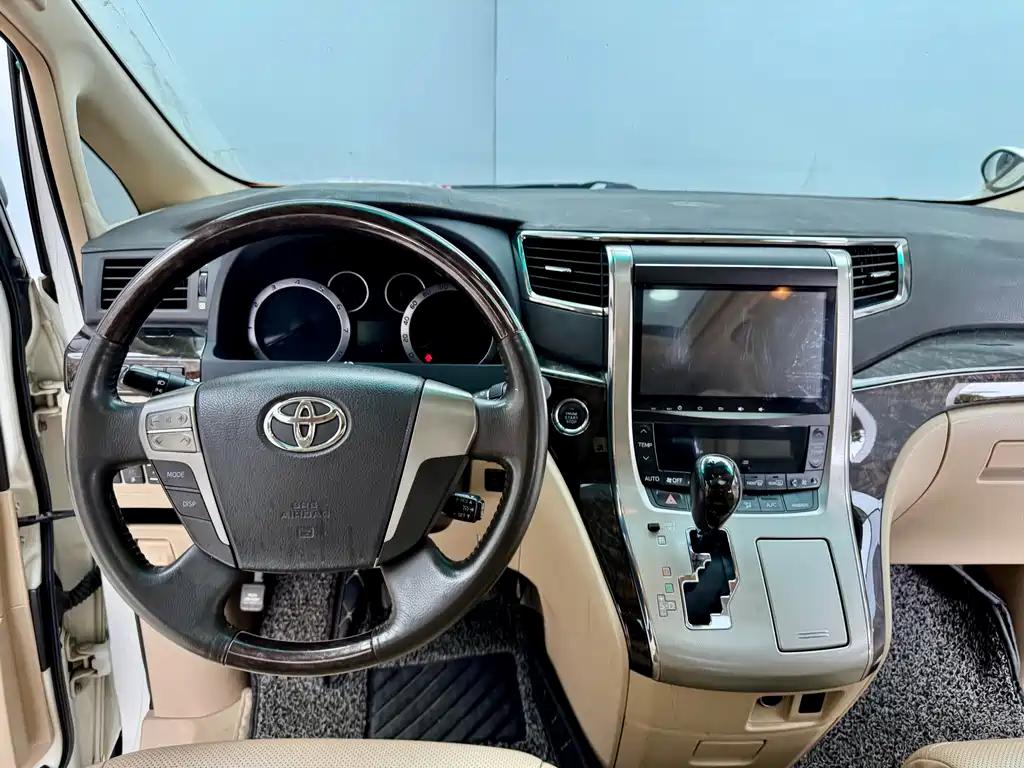 Alphard 2014 Model Middle East Edition