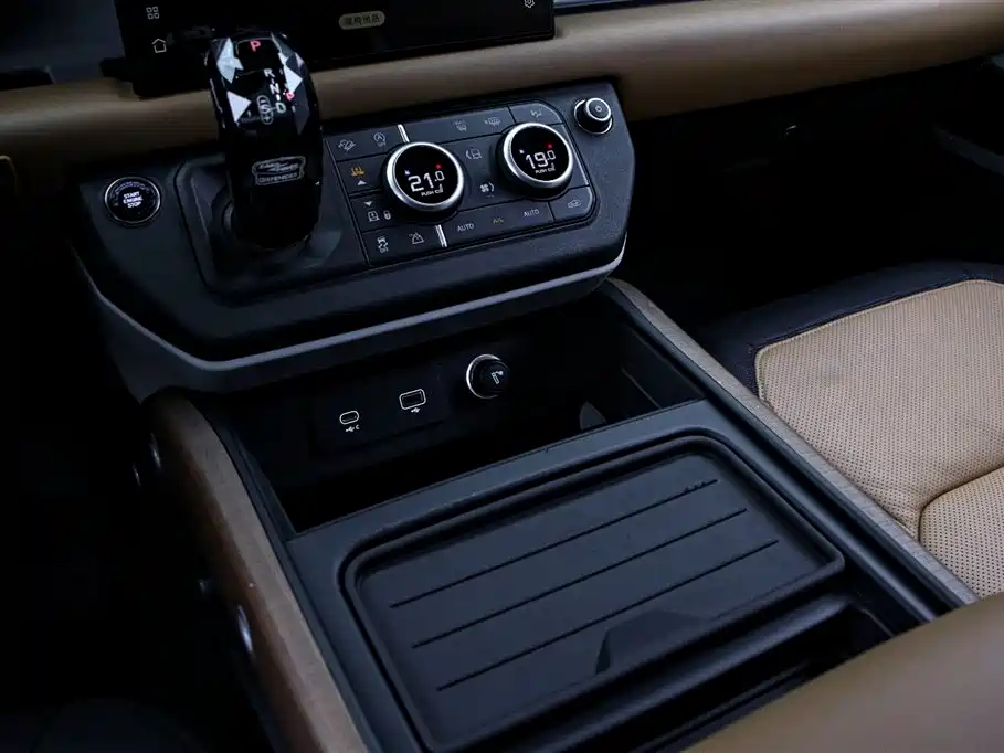 Land Rover Defender 2023 Edition 110 3.0T P400 X-DYNAMIC HSE