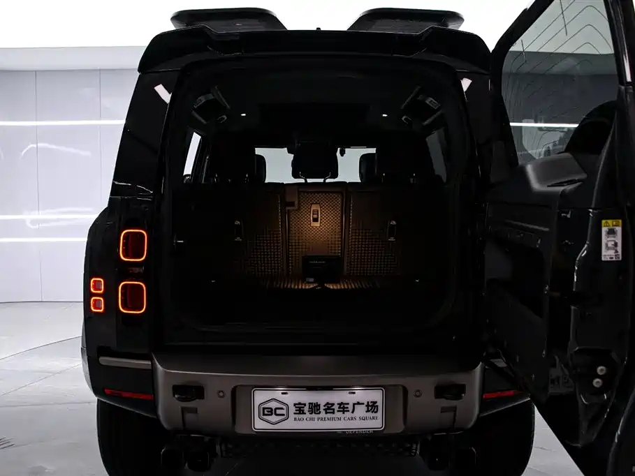 Land Rover Defender 2023 Edition 110 3.0T P400 X-DYNAMIC HSE