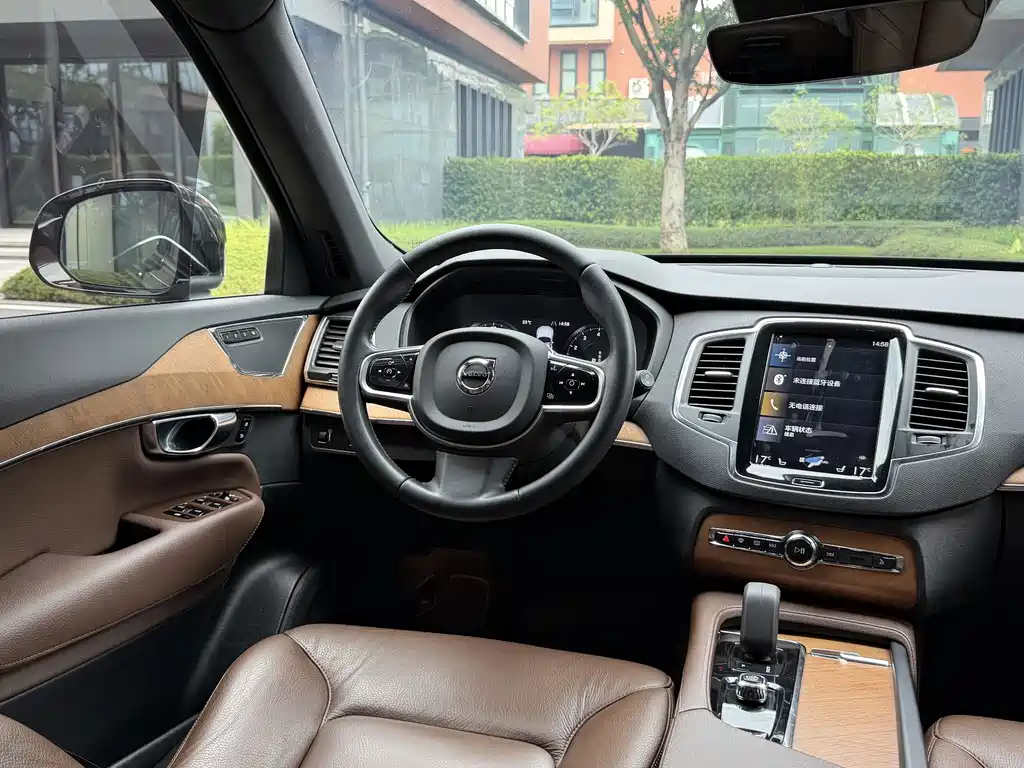 Volvo XC90 2022 B5 Intelligent Drive Luxury 7-seater
