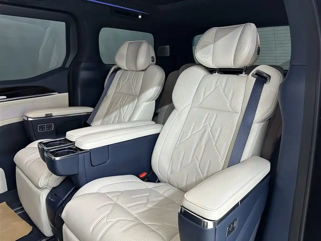 Jizhe 009 2024 Edition Six Executive Edition Four Wheel Drive 108kWh