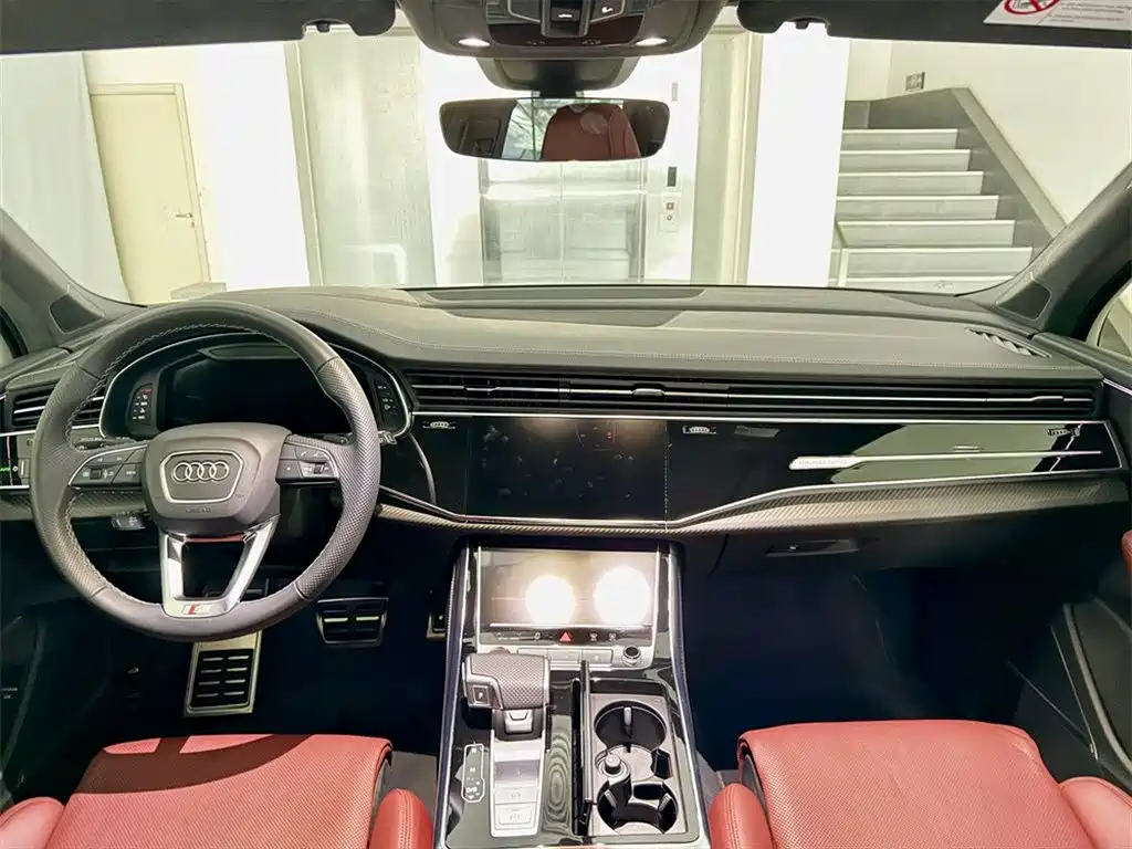 Audi SQ7 2024 model 4.0 TFSI