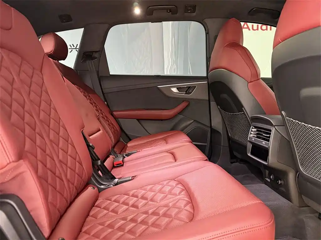 Audi SQ7 2024 model 4.0 TFSI