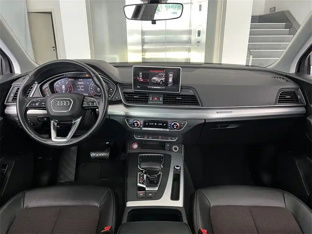 Audi Q5L 2018 40 TFSI Rongxiang Fashion Edition National VI