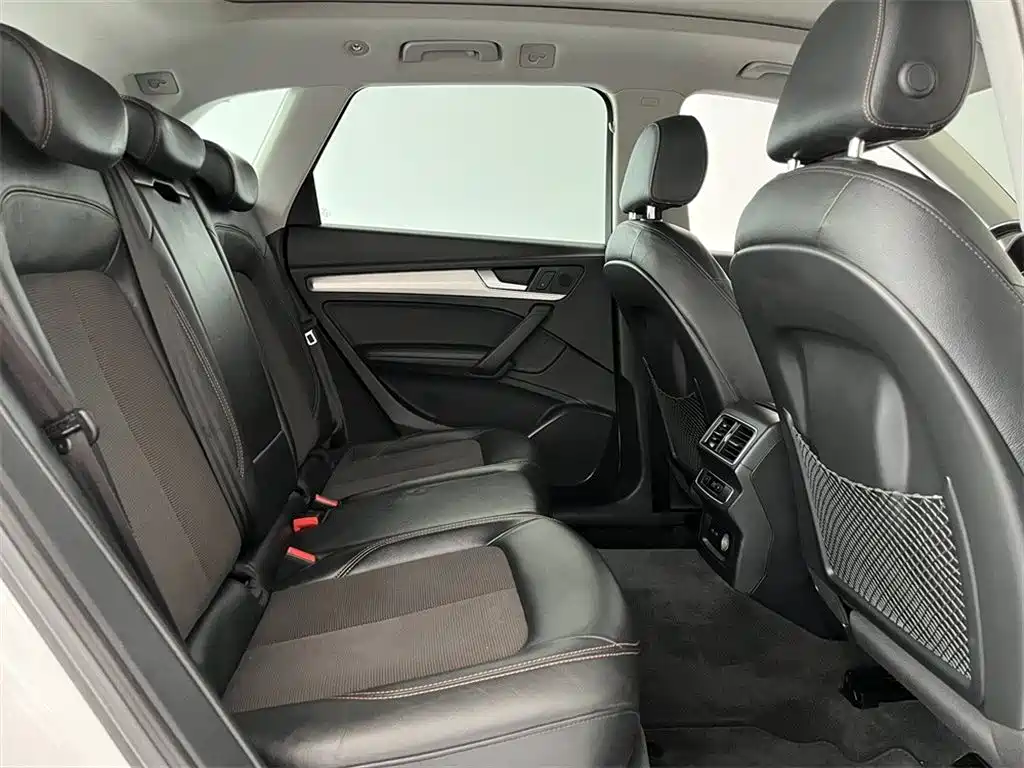 Audi Q5L 2018 40 TFSI Rongxiang Fashion Edition National VI