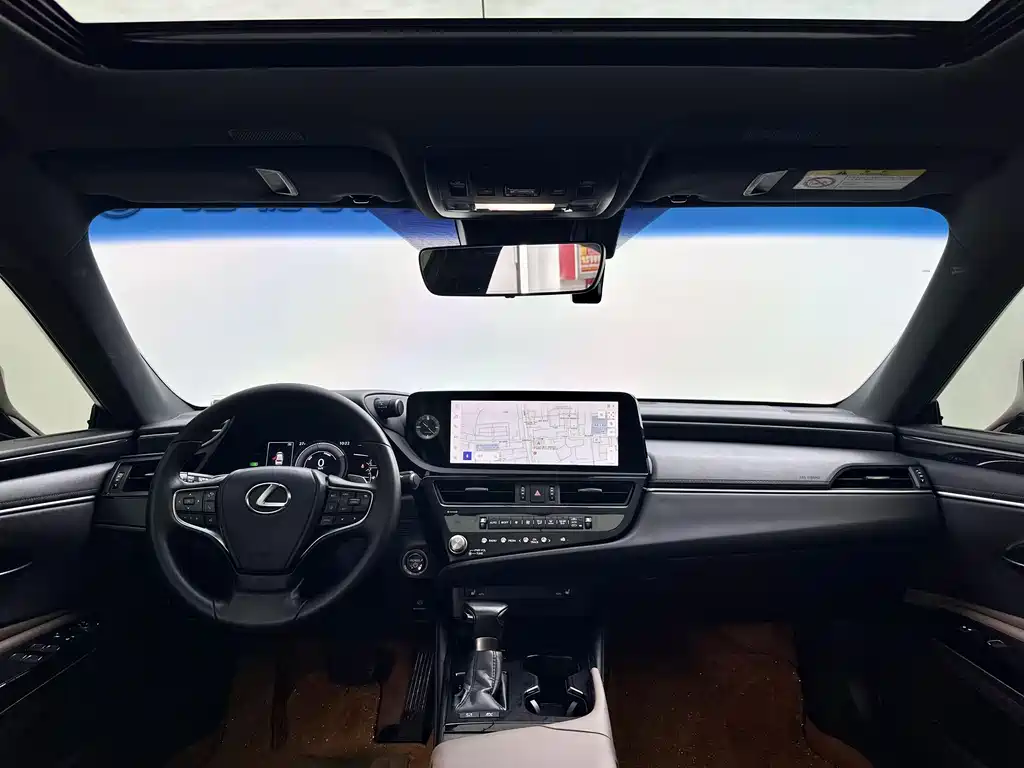 Lexus ES 2022 300h Excellence Edition