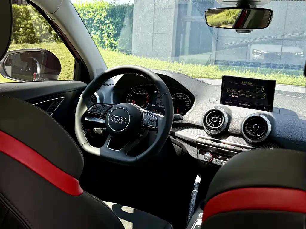 Audi Q2L 2022 35 TFSI Luxury Dynamic Edition