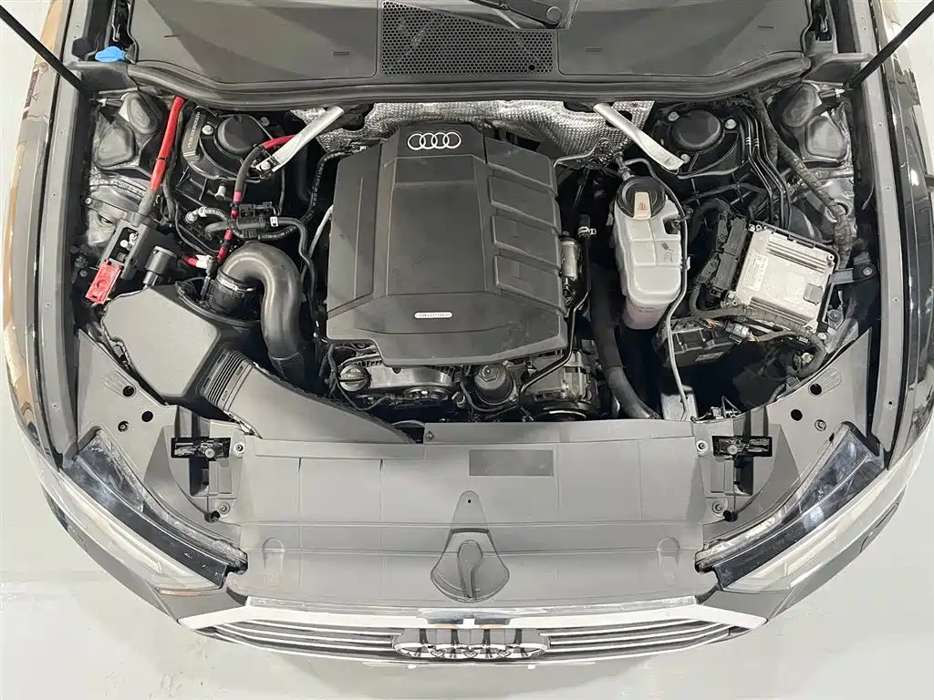 Audi A6L 2019 40 TFSI Luxury Aversion Edition