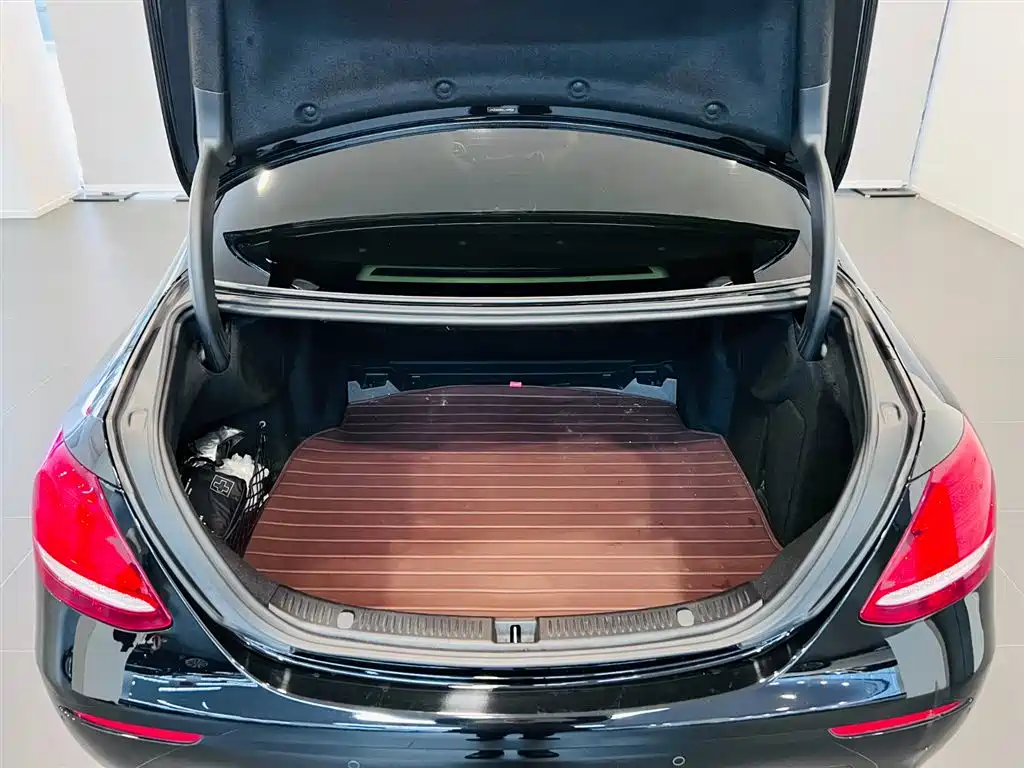 Mercedes-Benz E-Class 2020 E 300 L Fashion Edition