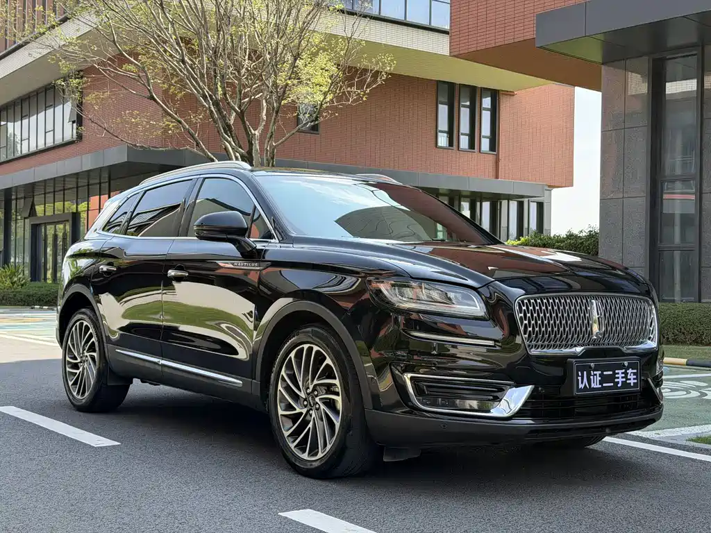Navigator Import 2020 Model 2.0T All-Wheel Drive Zunya Edition