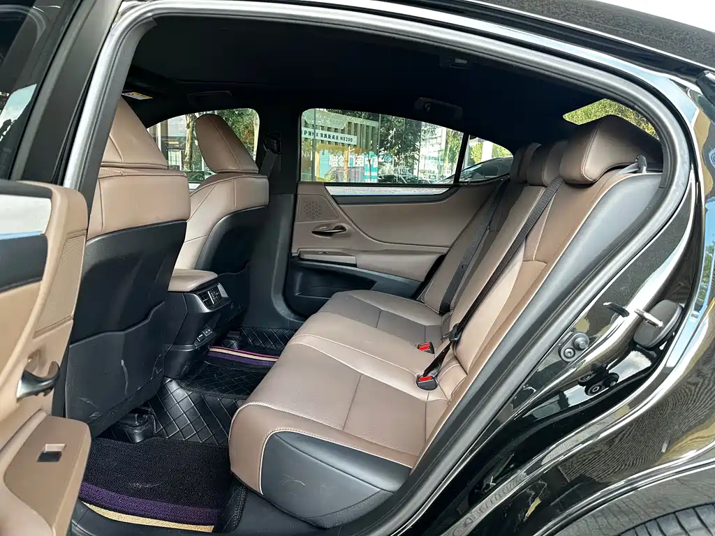 Lexus ES 2025 200 Prestige Edition