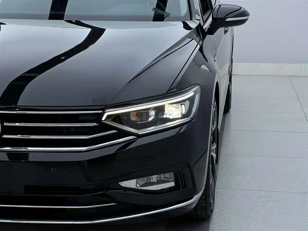 Magotan 2023 Edition 2 Millionth Anniversary 330 TSI DSG Luxury Edition