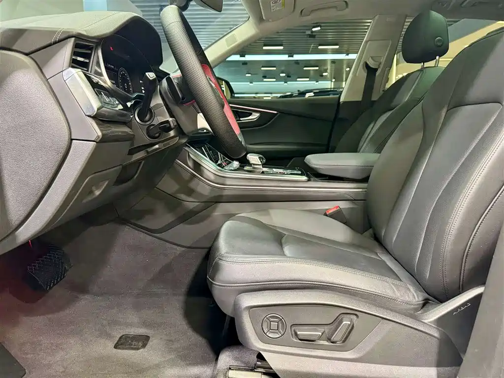 Audi Q8 2023 55 TFSI Luxury Dynamic Edition