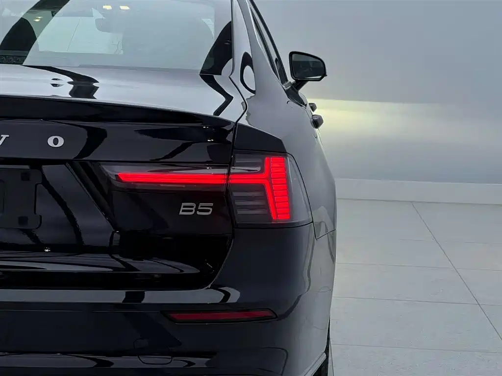 Volvo S90 2026 B5 Intelligent Comfort Luxury Edition
