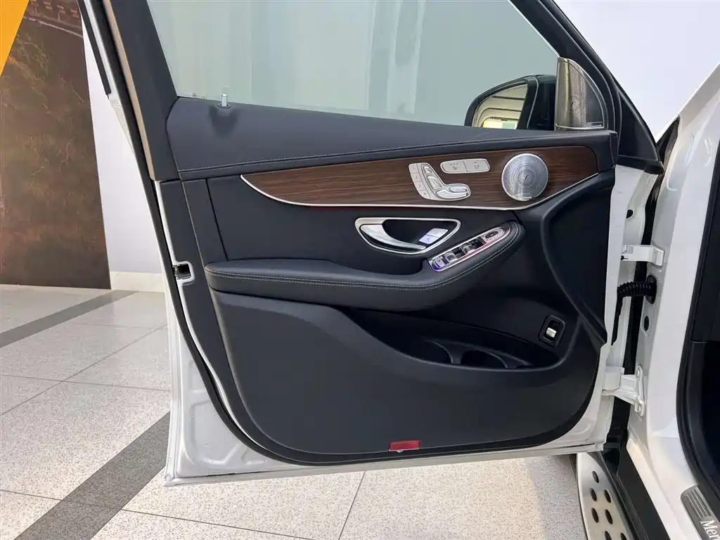 Mercedes GLC 300 L 4MATIC Sport Line 2020款