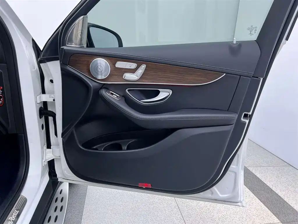Mercedes GLC 300 L 4MATIC Sport Line 2020款