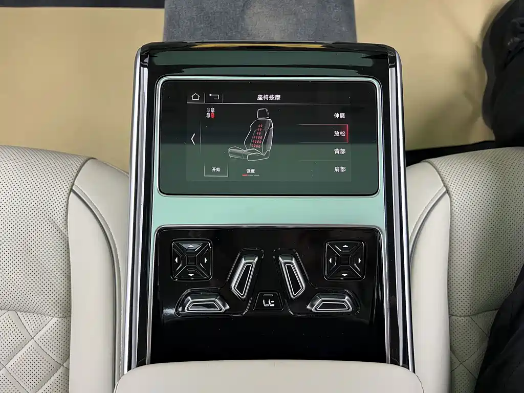 Audi A8 2024 model A8L 55 TFSI quattro flagship edition