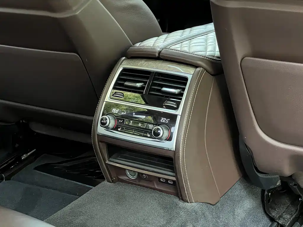 BMW 7 Series 2019 740Li Leading Edition Luxury Package