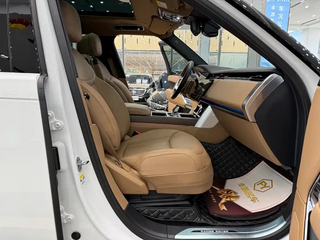 Range Rover 2023 3.0 L6 400PS Creation Extended Edition