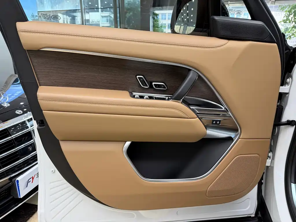 Range Rover 2023 3.0 L6 400PS Creation Extended Edition