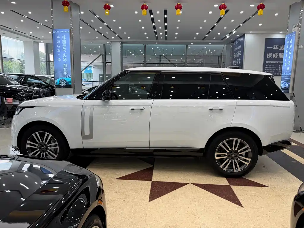 Range Rover 2023 3.0 L6 400PS Creation Extended Edition