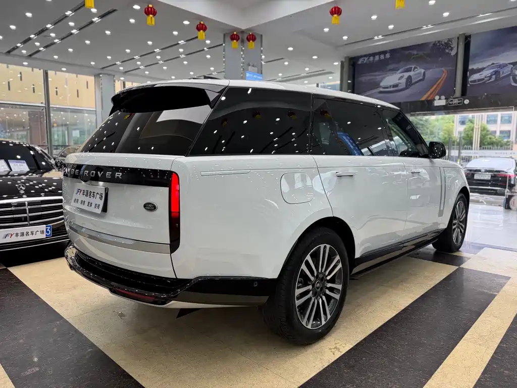 Range Rover 2023 3.0 L6 400PS Creation Extended Edition
