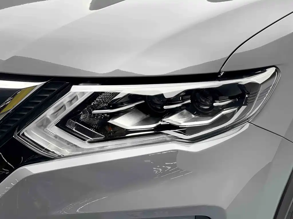 2025 Qashqai Honor 2.0L FWD Leading Edition