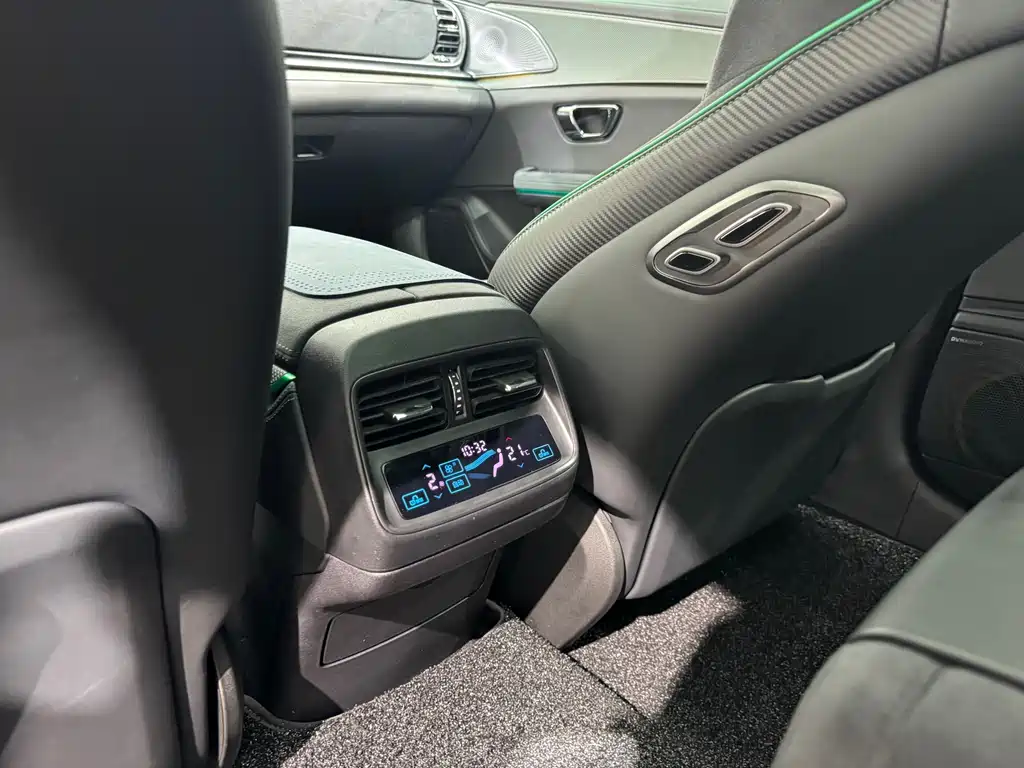Han 2022 EV 610KM Four-Wheel Drive Qianshan Cui Limited Edition