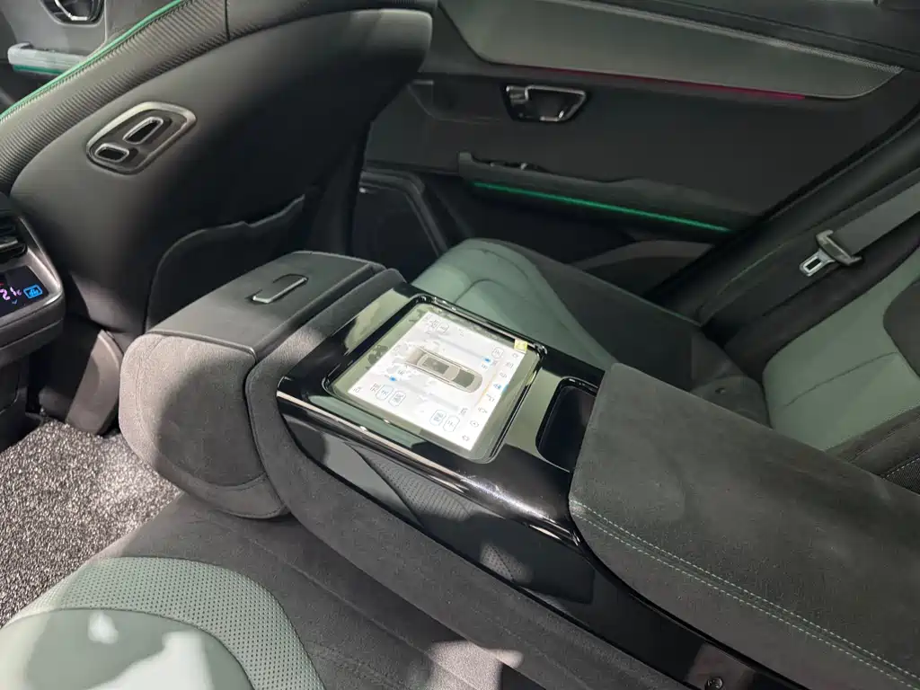 Han 2022 EV 610KM Four-Wheel Drive Qianshan Cui Limited Edition
