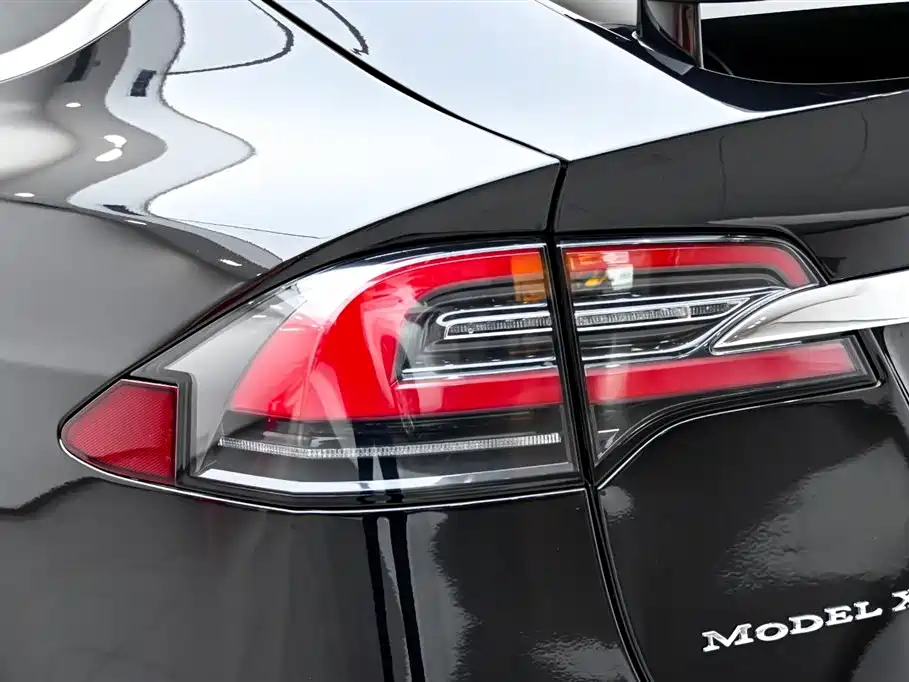 Model X 2016 90D
