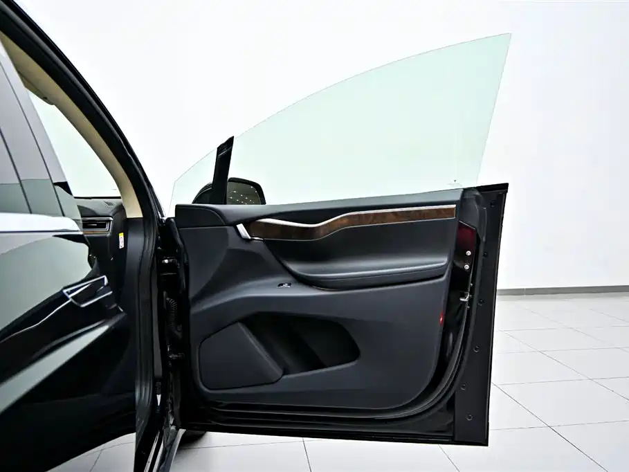 Model X 2016 90D