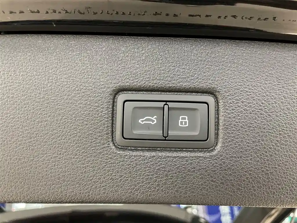 Audi Q7 2023 45 TFSI quattro S line Sport Edition