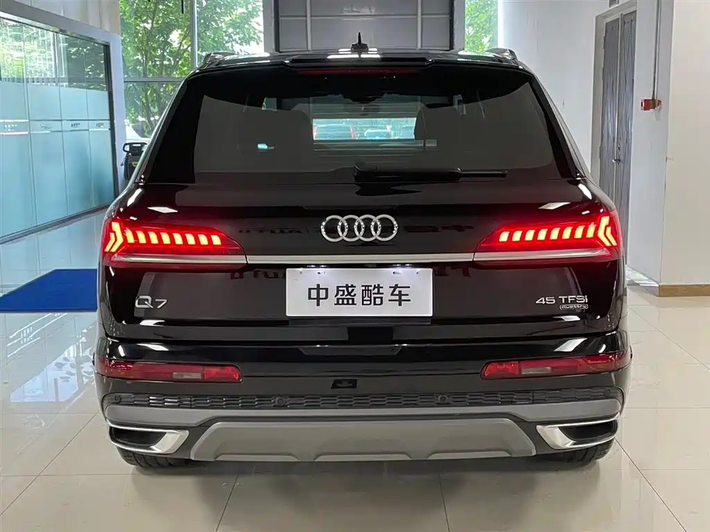 Audi Q7 2023 45 TFSI quattro S line Sport Edition
