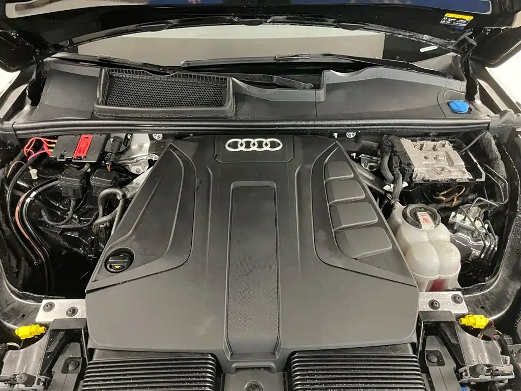 Audi Q7 2023 45 TFSI quattro S line Sport Edition