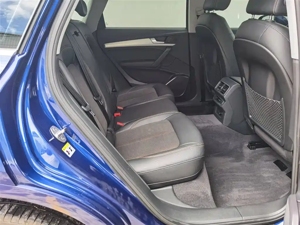 Audi Q5L 2018 40 TFSI Rongxiang Fashion Edition National V