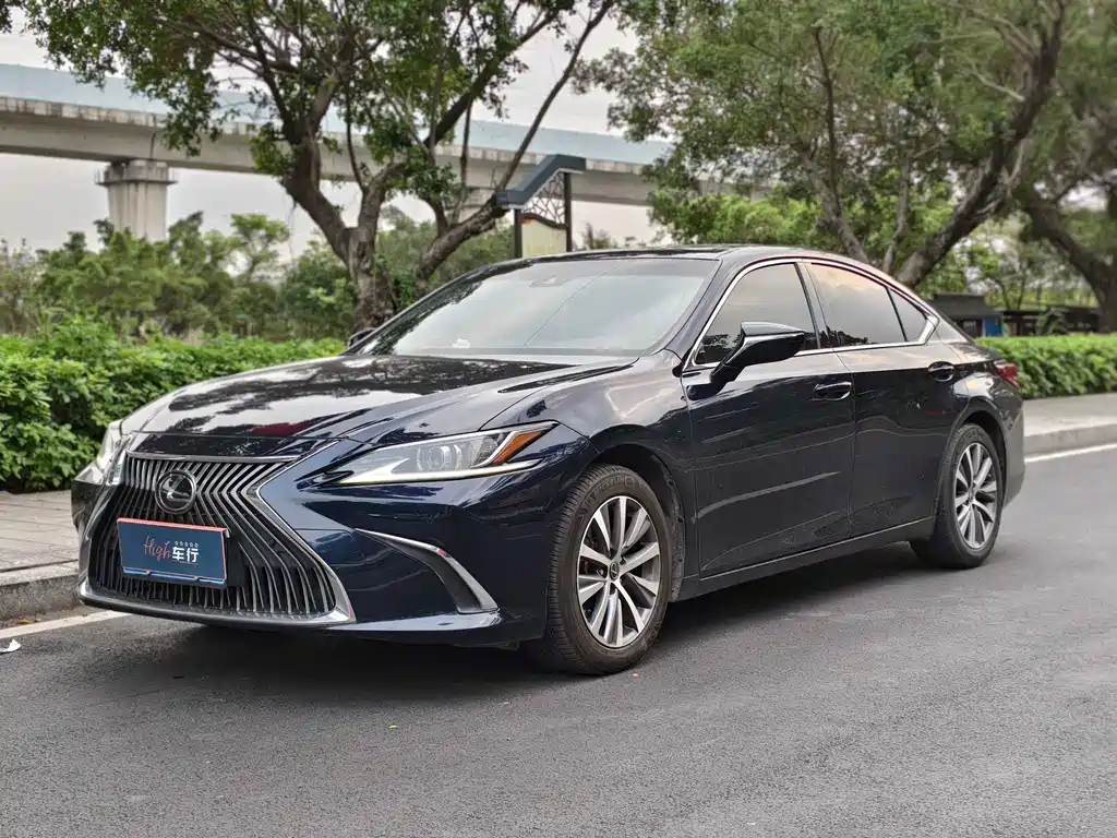 Lexus ES 2020 200 Excellence Edition