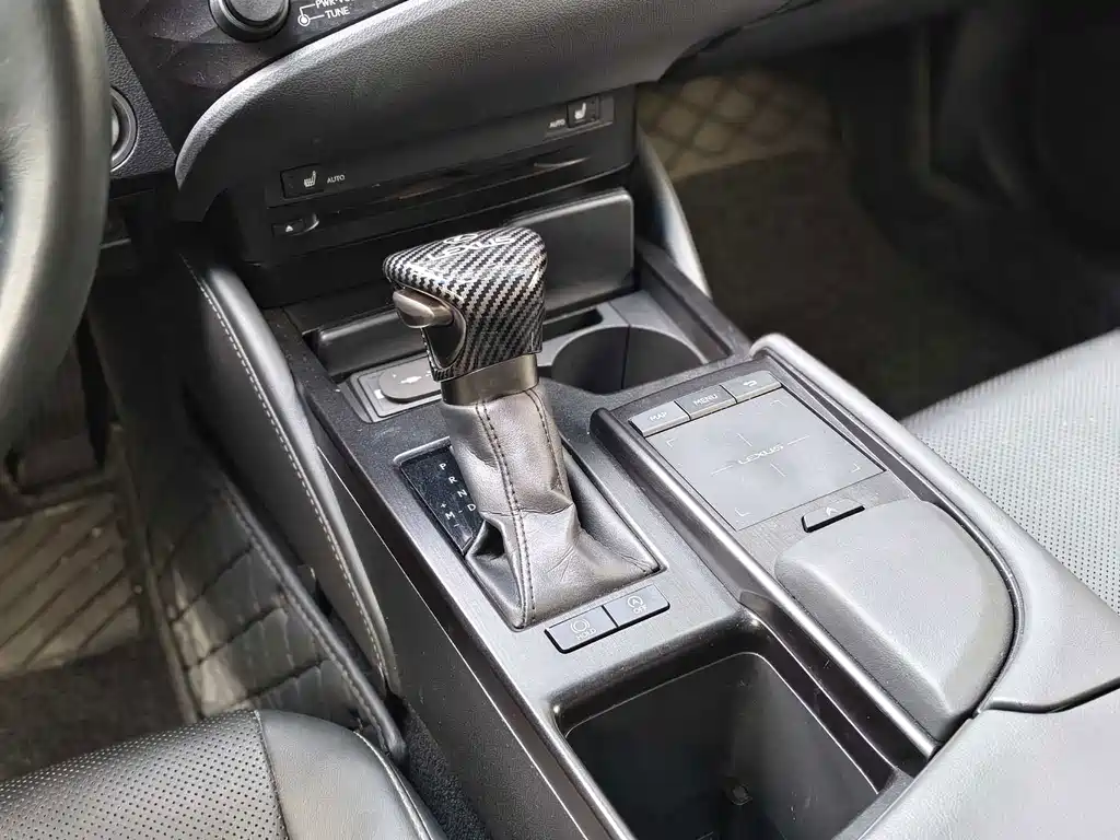Lexus ES 2020 200 Excellence Edition