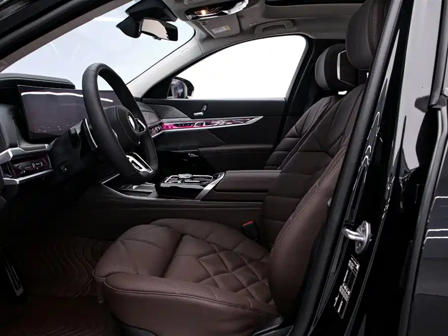BMW 7 Series 2023 740Li Leading Edition M Sport Package